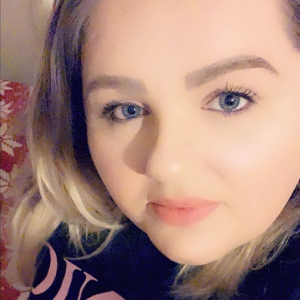 Meet your Posher, Ashley